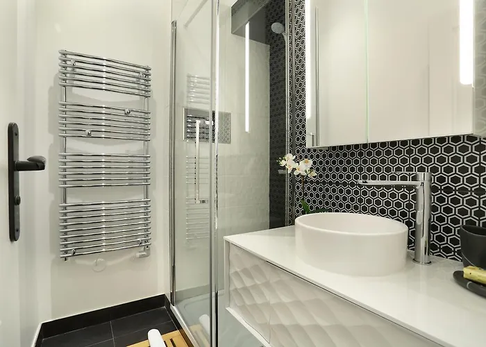 Rent A - Blanche * Paris