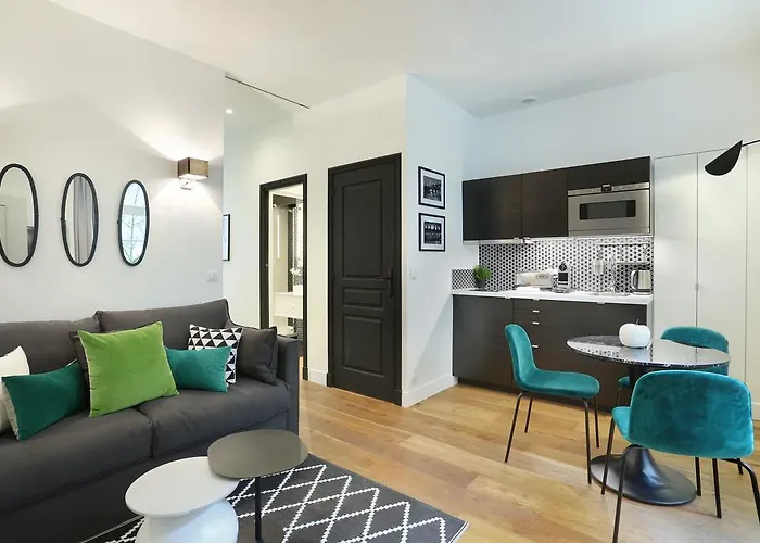 Apartment Rent A - Blanche Paris