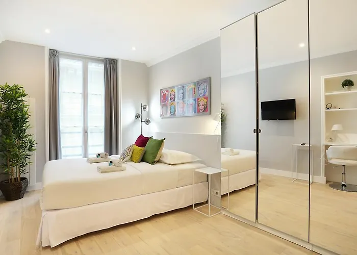 Rent A - Blanche Paris