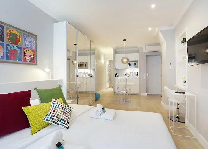 Apartment Rent A - Blanche Paris