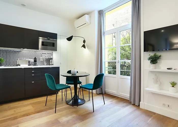 Rent A - Blanche Paris