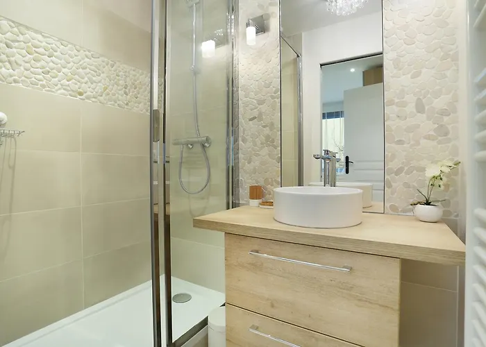 Rent A - Blanche * Paris