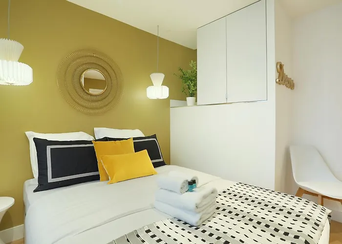 Rent A - Blanche * Paris