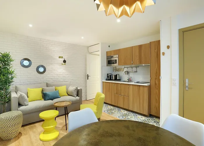 Rent A - Blanche Apartment Paris
