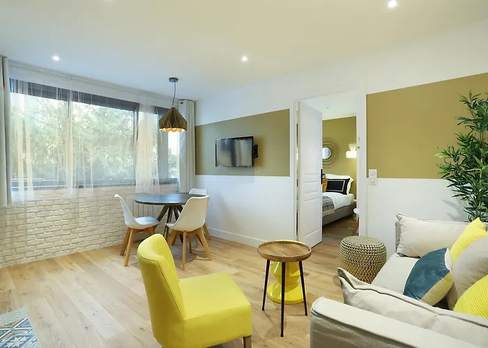 Rent A - Blanche * Paris