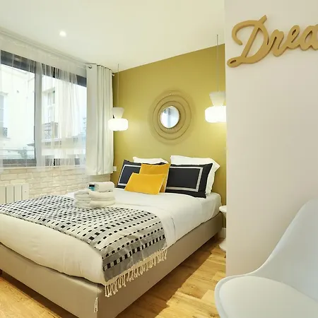 Rent A - Blanche * Paris