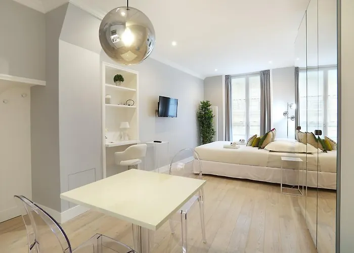 Rent A - Blanche Lägenhet Paris