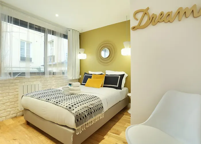 Rent A - Blanche * Paris